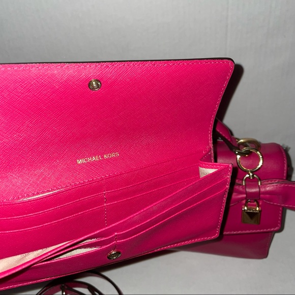 Michael Kors Ultra Pink Leather Sm Ava Top Crossbody Bag and Wallet - Picture 4 of 8